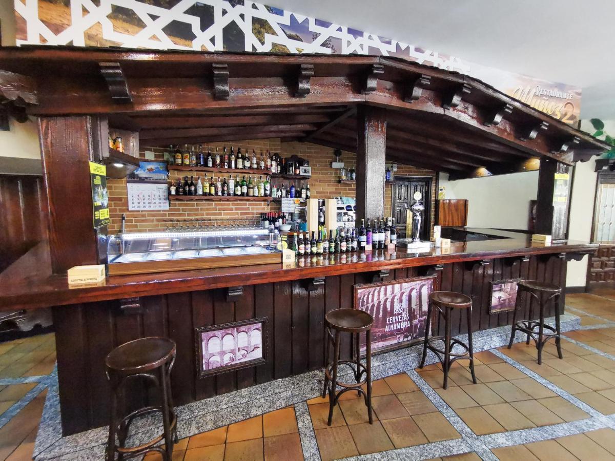 Hospedaje Bar El Gato Del Acueducto 塞哥维亚 外观 照片